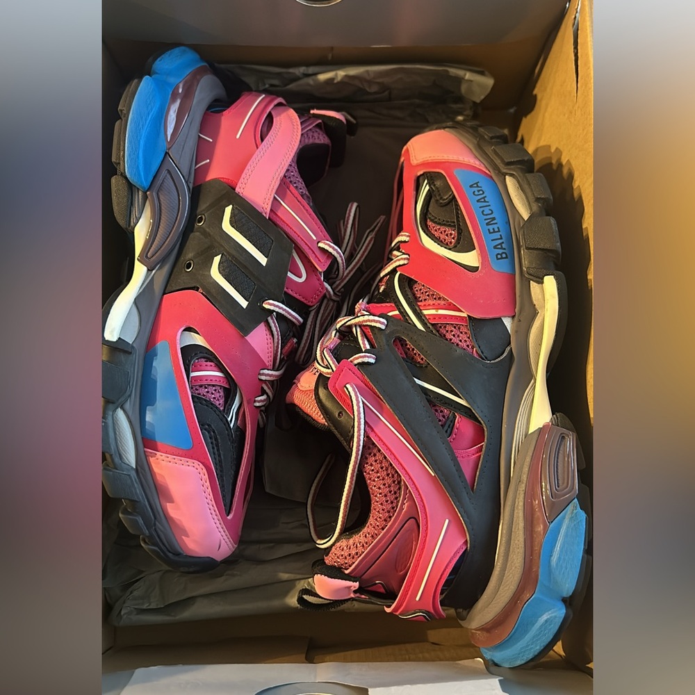Balenciaga size 40 In Good Condition